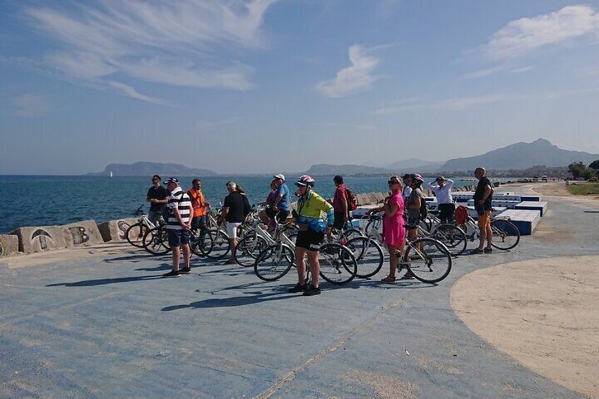 Bike tour of the historic center of Palermo with tasting