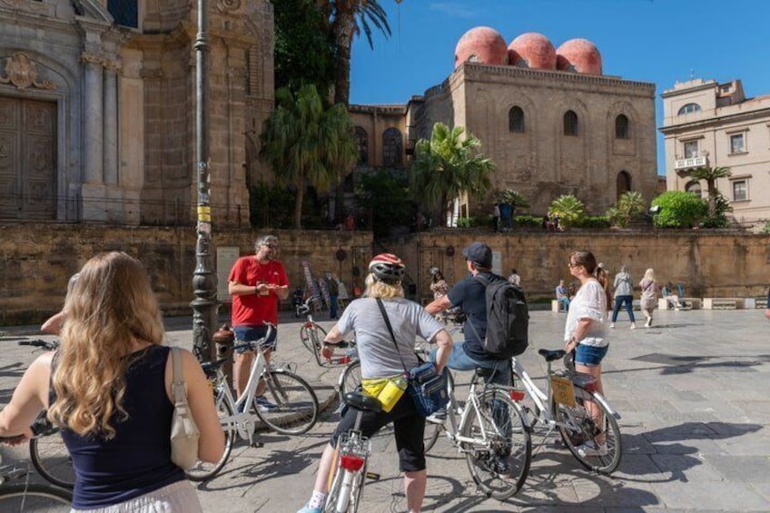 Bike tour of the historic center of Palermo with tasting 2
