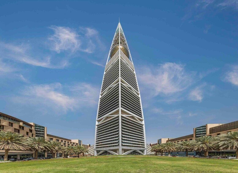 Picture 3 for Activity Riyadh: Kingdom Tower, Faisaliah Tower, and Tahlia Street 2