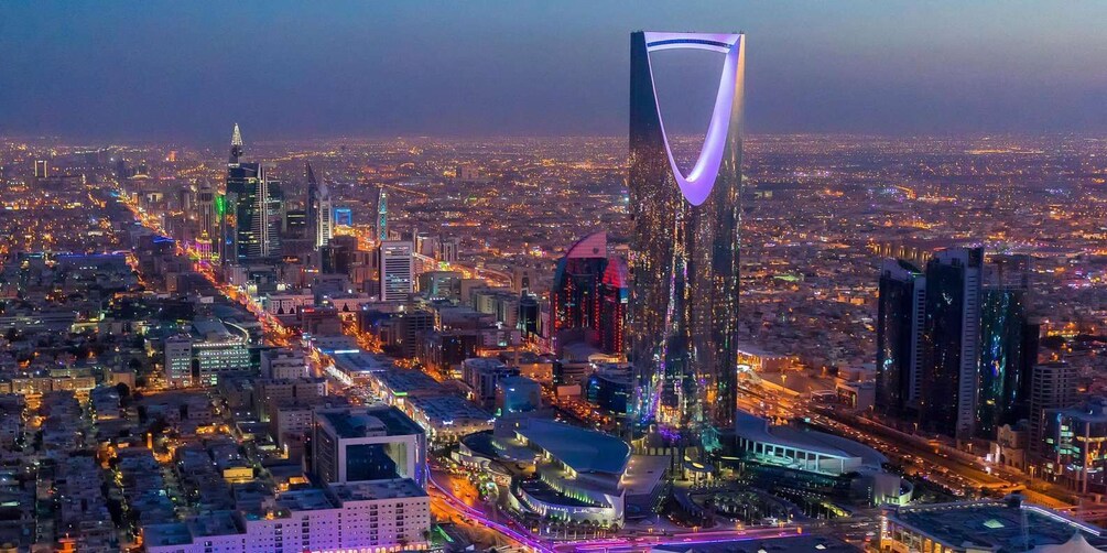 Riyadh: Kingdom Tower, Faisaliah Tower, and Tahlia Street 1