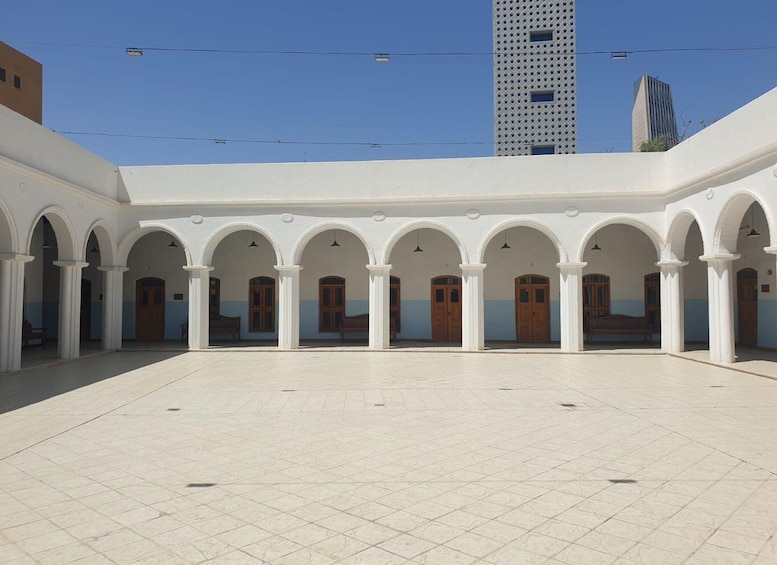 Picture 1 for Activity Kuwait: Salmiya, Tour guide, local tour around the city 2