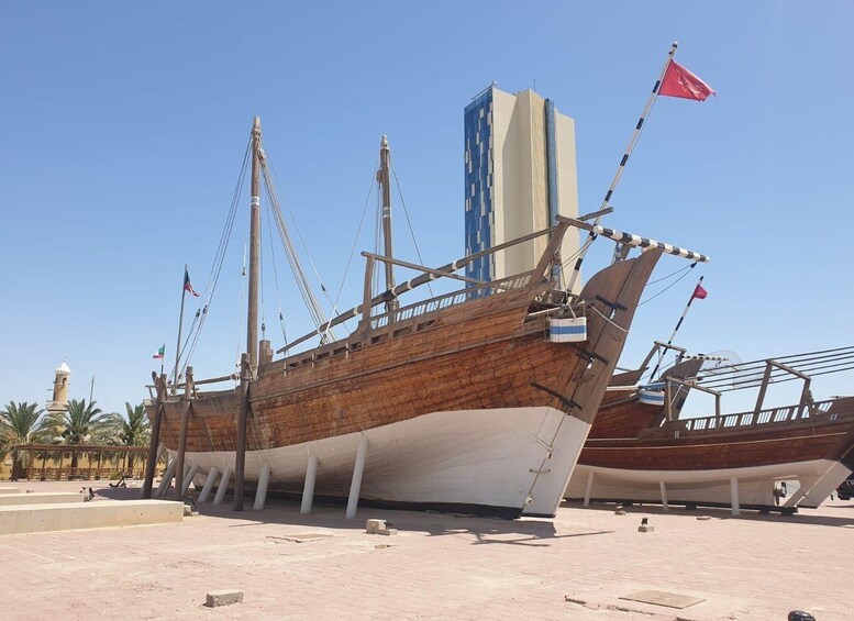Kuwait: Salmiya, Tour guide, local tour around the city 1