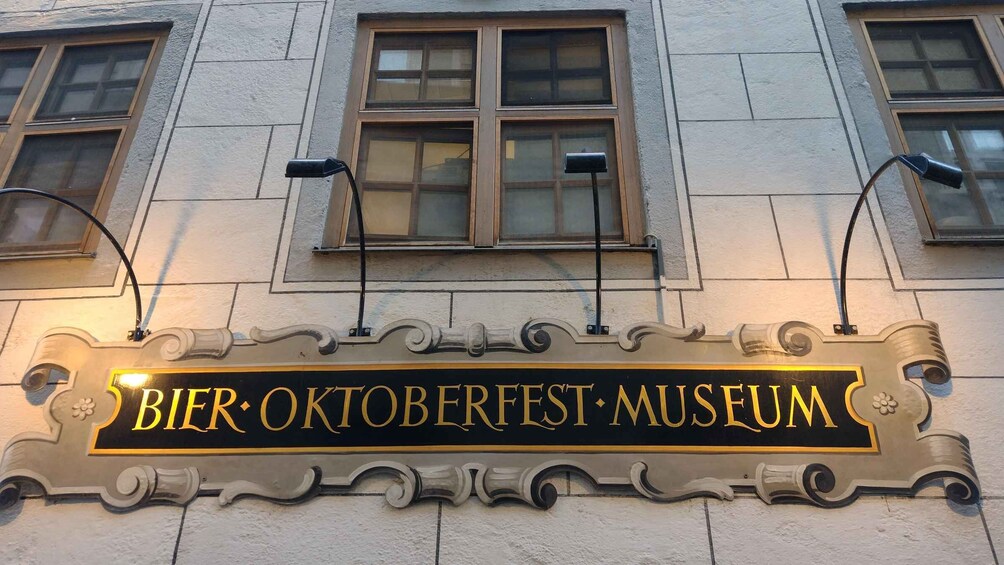 A building with a sign that reads "Bier-Oktoberfest Museum". 4