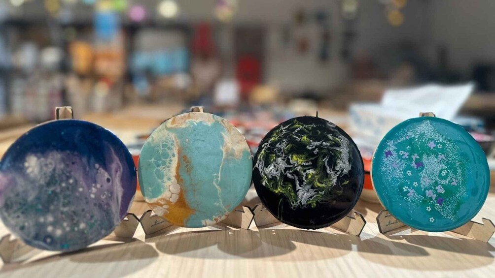 Picture 11 for Activity Brisbane: Resin Art Classes - Cheeseboards & Coasters 4