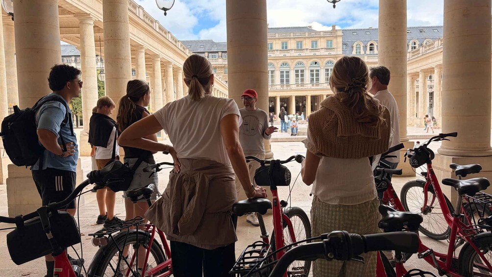 Picture 2 for Activity Paris: Bike or eBike Tour, Top Sights & Local Insights 4