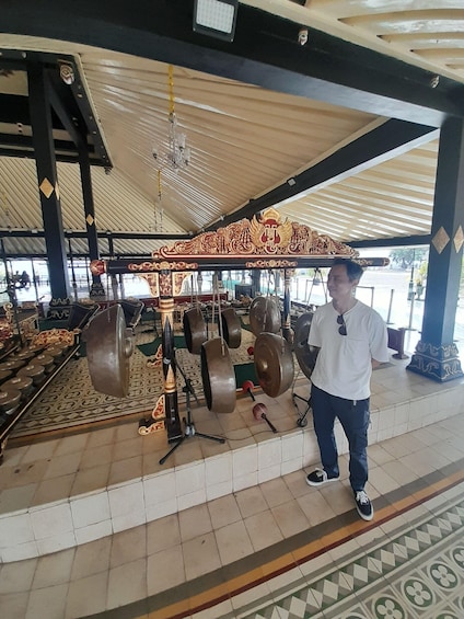 Picture 5 for Activity Yogyakarta: Royal Palace, Timang Beach, & Sunset Tour 4