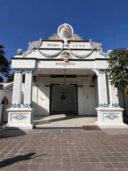 Yogyakarta: Royal Palace, Timang Beach, & Sunset Tour 1