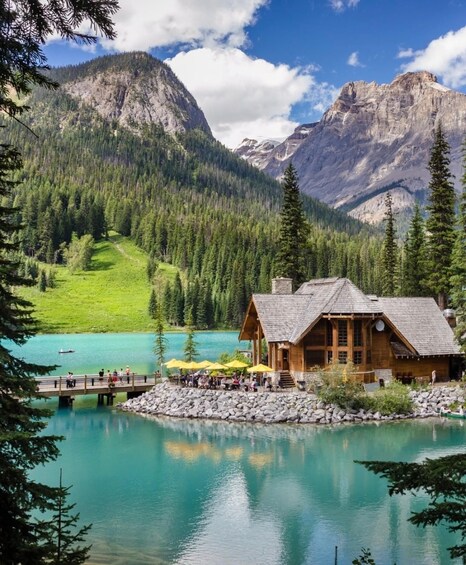 Lake Louise, Moraine, Emerald & Johnston Canyon VIP Tour 2