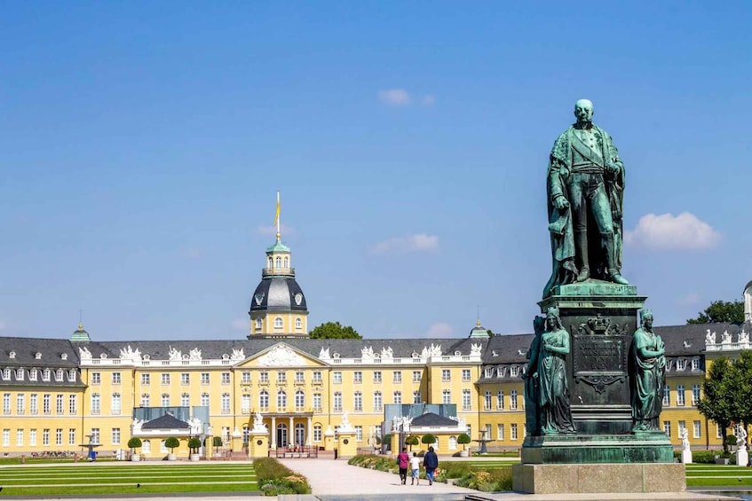Karlsruhe: Express Walk with a Local in 90 minutes 1