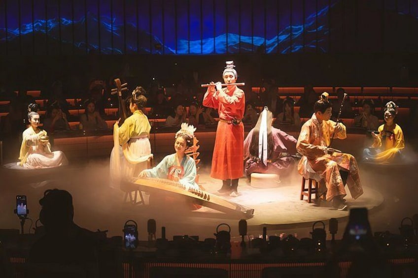 Imperial Palace Banquet with Hanfu Experience in Beijing 3