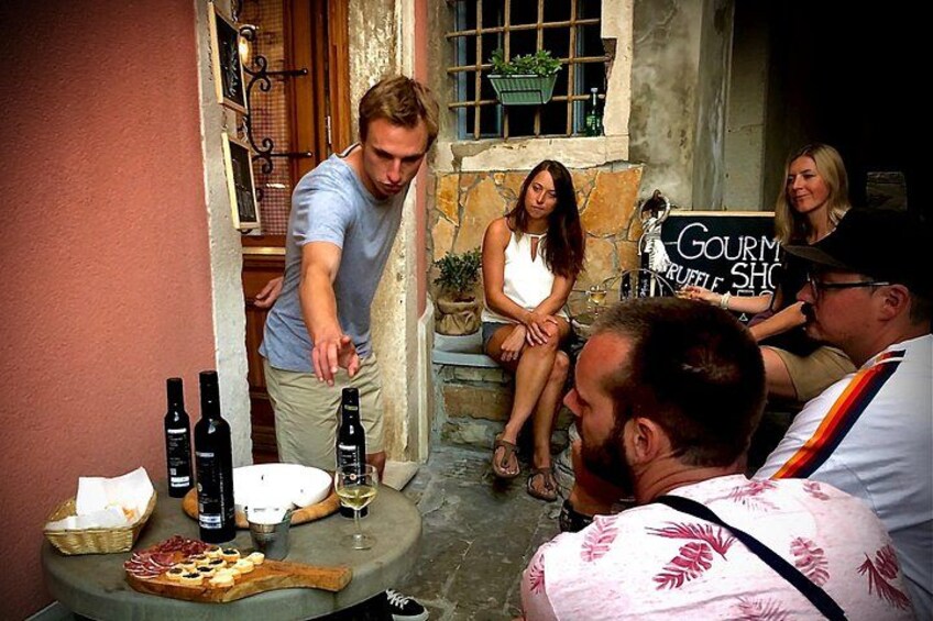Food & Wine -> Gourmet tour in Piran 1