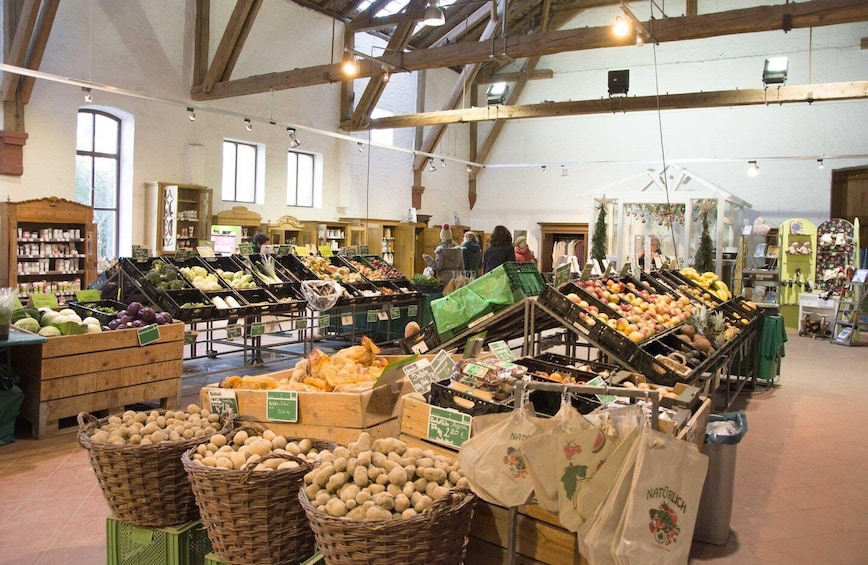 Wiesbaden: Certified organic farm - Domäne Mechtildshausen 1