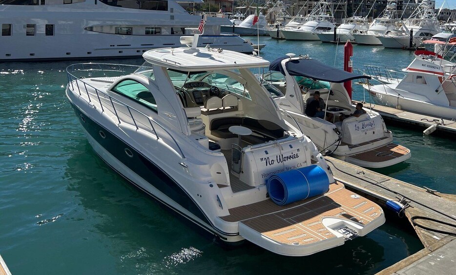 LOS CABOS: PRIVATE BAY AND ARCH TOUR. LUXURY YACHT 1