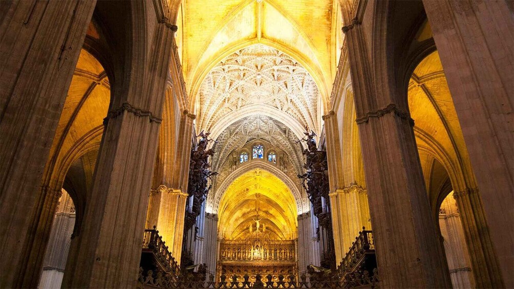 Picture 4 for Activity Monumental Tour: The Essence of Seville: Royal Alcázar and Cathedral 2