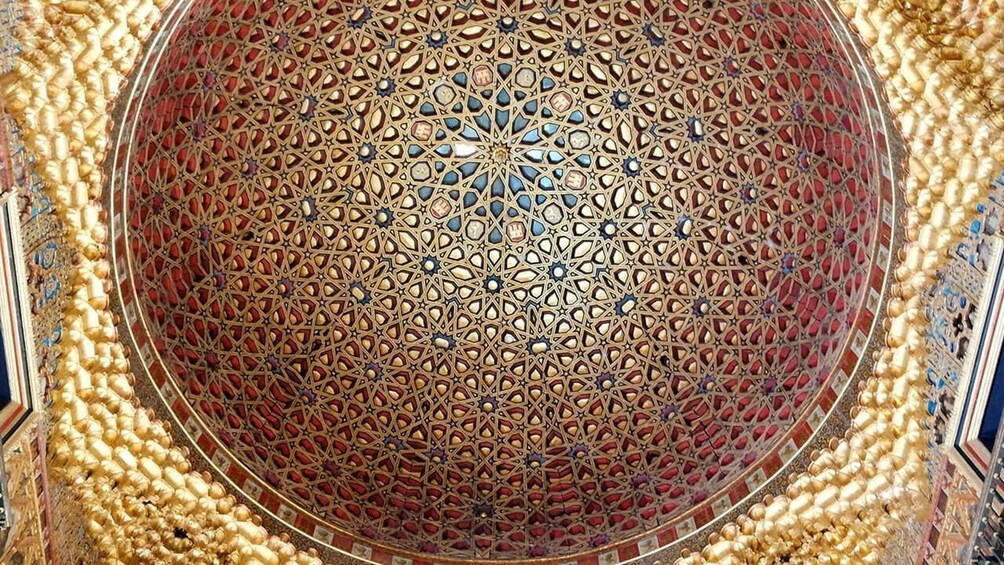 Picture 2 for Activity Monumental Tour: The Essence of Seville: Royal Alcázar and Cathedral 3