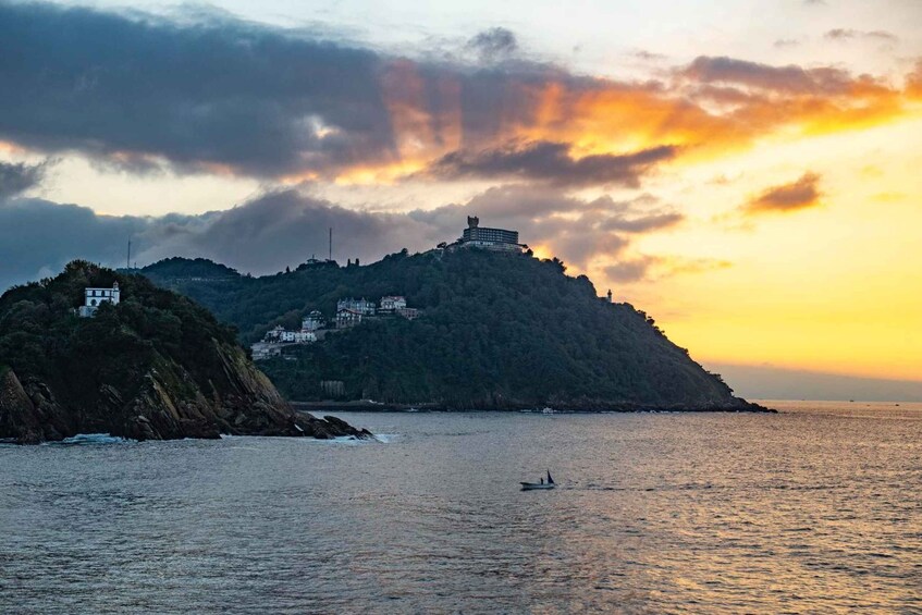 Picture 4 for Activity San Sebastian: Insta-Perfect Walk with a Local 2