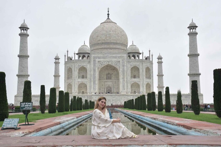 Taj Mahal Tour By High-Speed Train Experience -All Inclusive 1