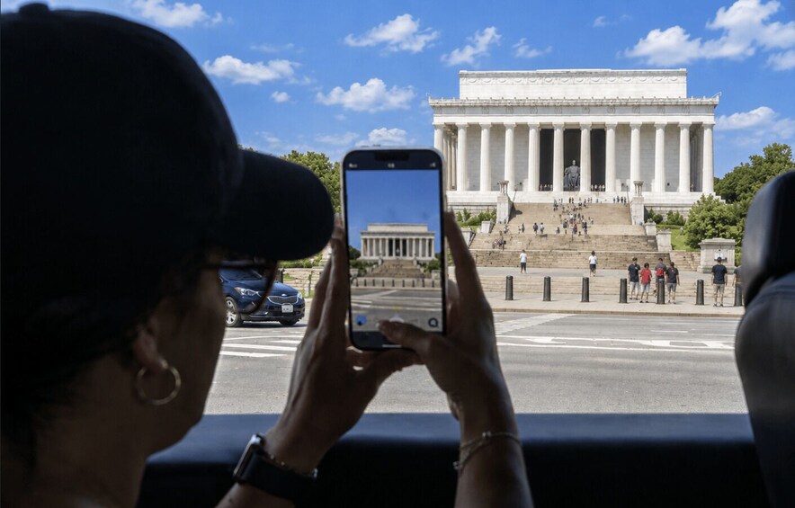 Picture 1 for Activity DC's National Memorials Day & Night Guided Tour by Open-Air 3