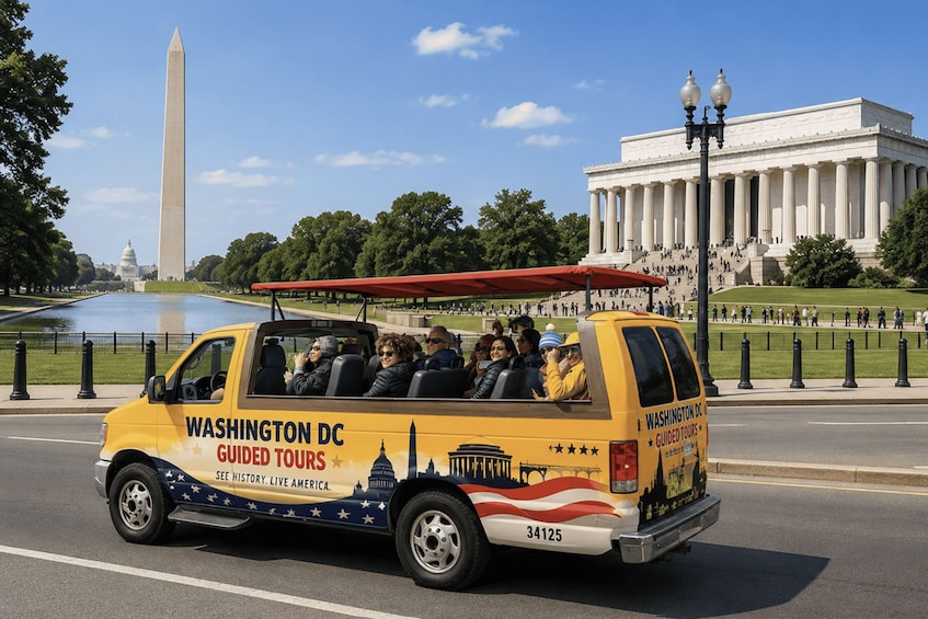 DC's National Memorials Day & Night Guided Tour by Open-Air 5