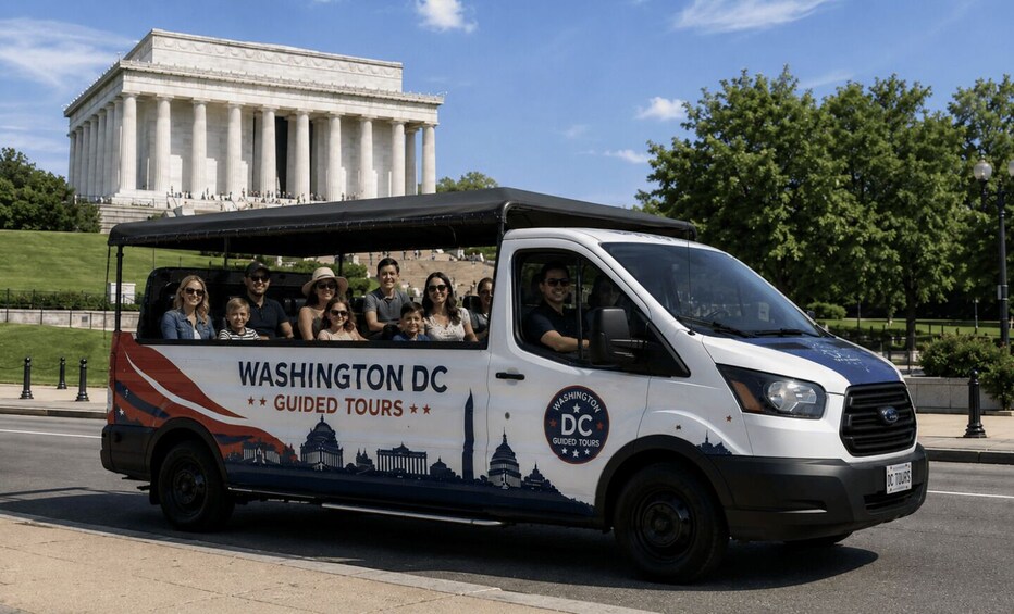 Washington DC Small-Group Open-Air Monuments &Landmarks Tour 1