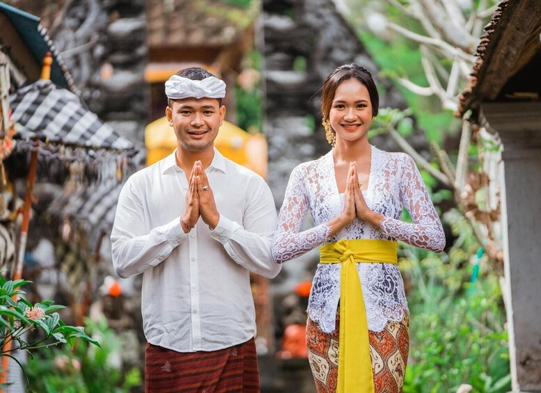 Bali: Professional photoshoot at Pengelipuran bamboo forest. 1