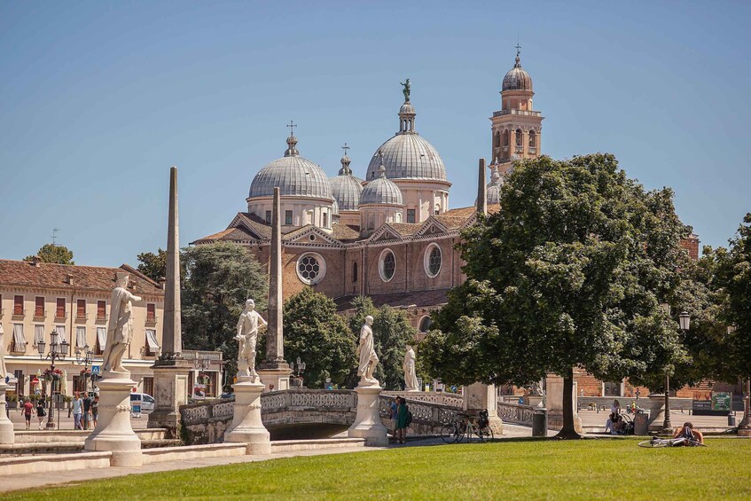 Padua: Express Walk with a Local in 60 minutes 1