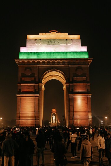 Picture 1 for Activity Delhi: Akshardham Temple India Gate & Safdarjung Night Tour 2