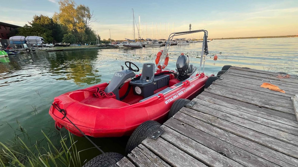 Warsaw: Zegrze Lake Motorboat Rental with Fuel 1