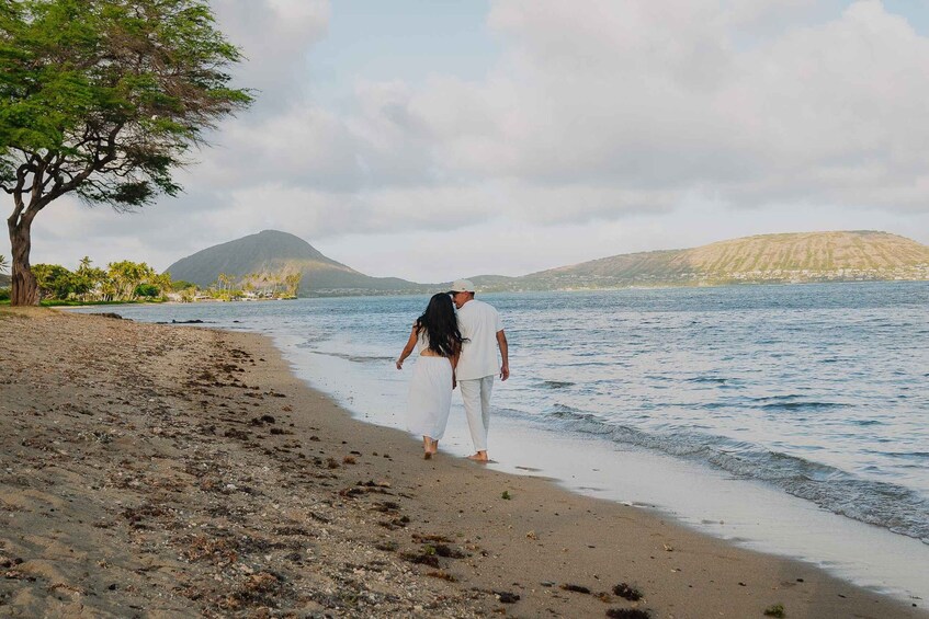 Picture 8 for Activity Waikiki : Beach Picnic with Professional Photography! 2