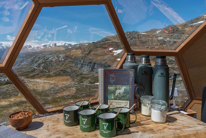 Picture 13 for Activity Trolltunga: Trolltunga Sunset Glamping 2
