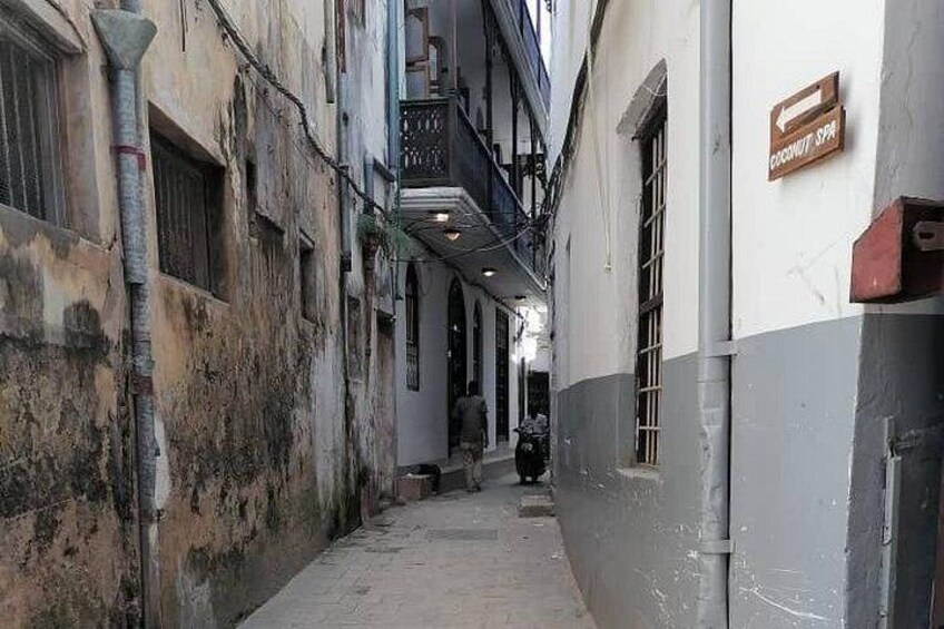 Old house in Stone town 4