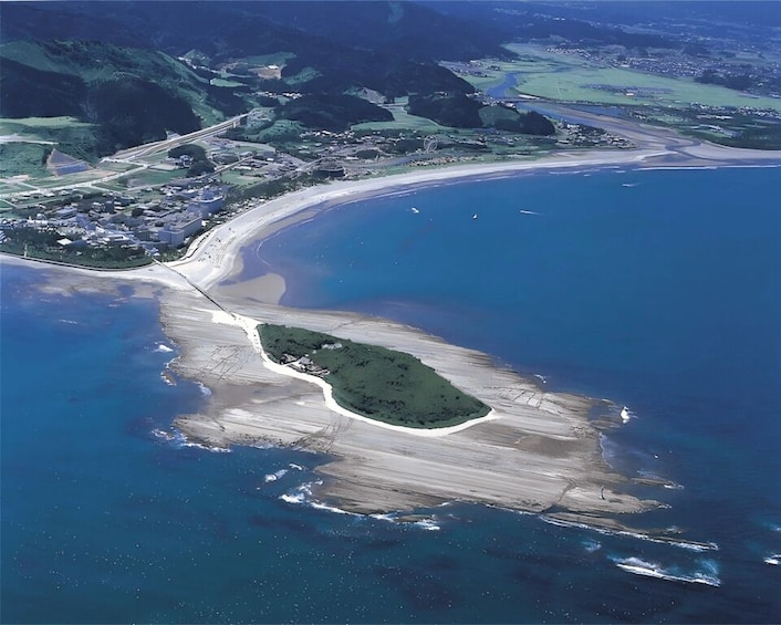 Picture 2 for Activity Kyushu 9-hour chartered day trip｜ Miyazaki 4
