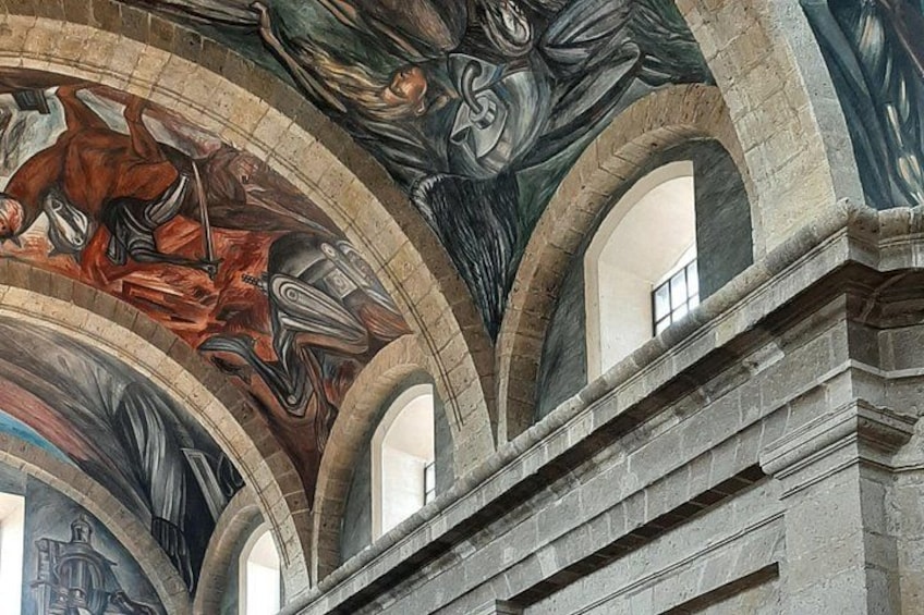 The magic of
Mexican muralism. 4