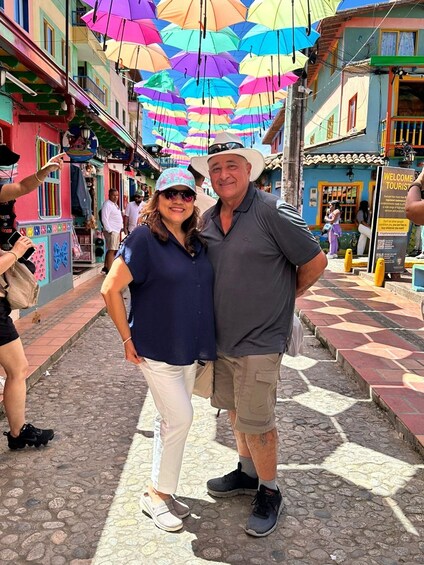 Picture 32 for Activity From Medellín: Guatapé, Piedra del Peñol, Boat Ride, Lunch & Bilingual Guide 4