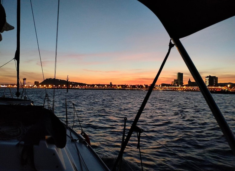 Barcelona: Sunset Cruise with Snacks and Drinks 1