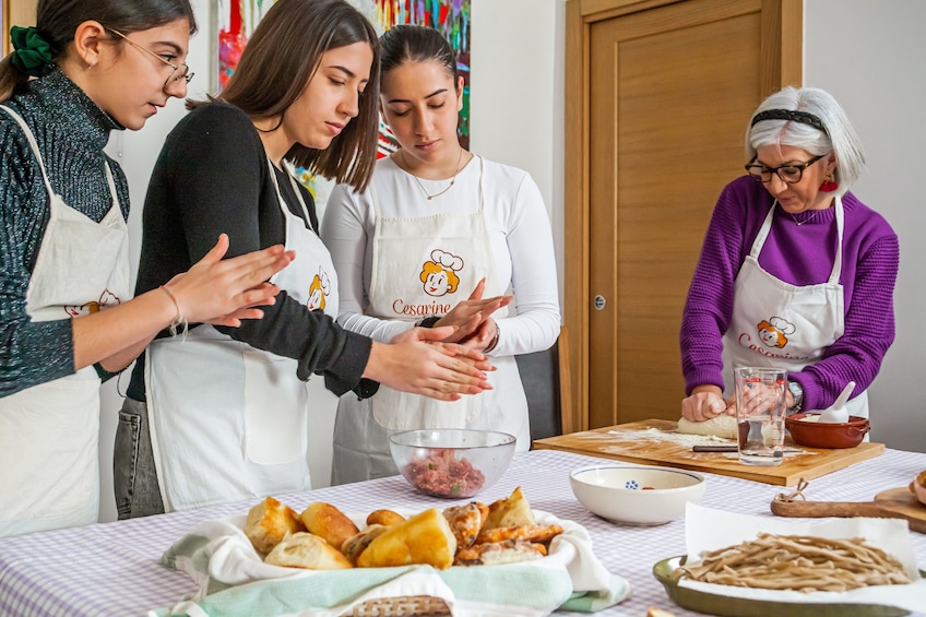 Pasta & Tiramisu Class at Local Home near Oltrepò Pavese 3