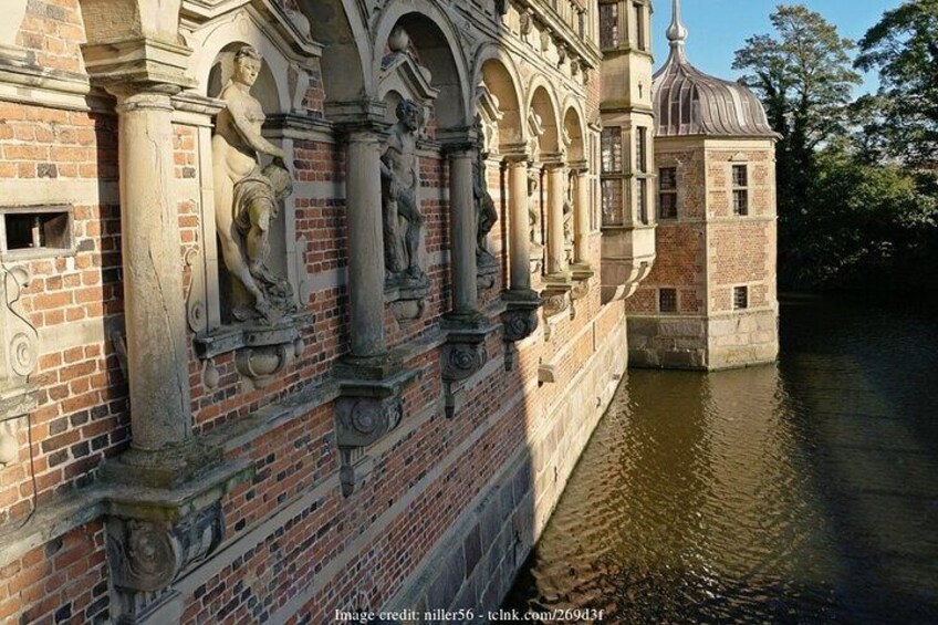 Frederiksborg & Kronborg Castles: Private Day Trip 