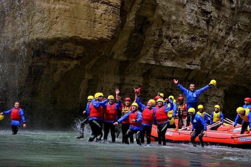 Rafting in Osumi's Canyon 5