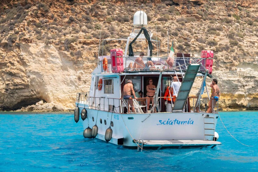 Picture 8 for Activity Lampedusa: Sunset with Aperitif, Night Baths and Dinner 4