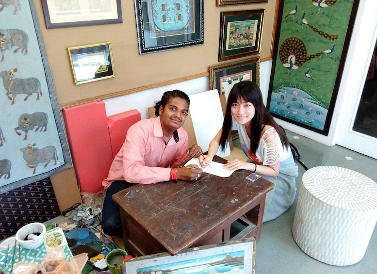 Picture 6 for Activity Udaipur: Traditional Miniature Painting Class 3