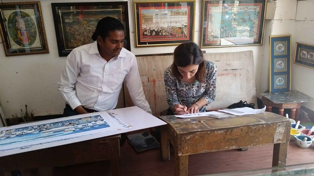 Picture 3 for Activity Udaipur: Traditional Miniature Painting Class 2