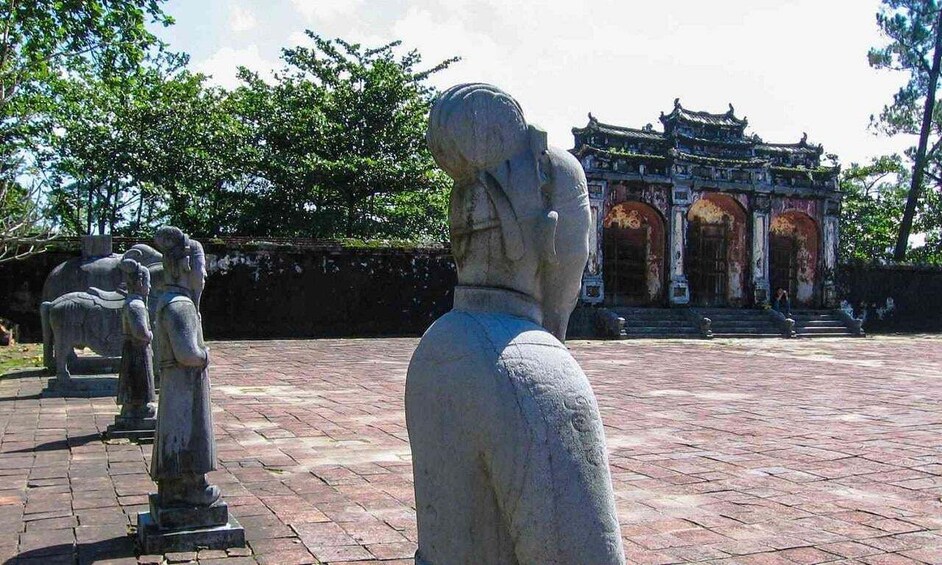 Picture 6 for Activity Hue : Royal Tombs- Thien Mu Pagoda- Dragon Boat Private Tour 5