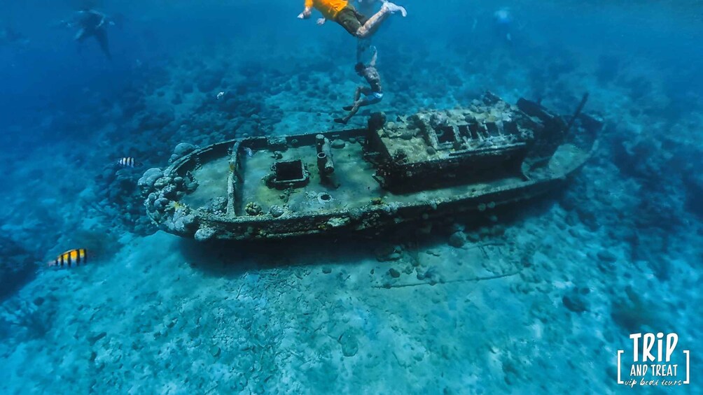 Picture 10 for Activity Willemstad: Private Boat Tour with Snorkeling and Swimming 4