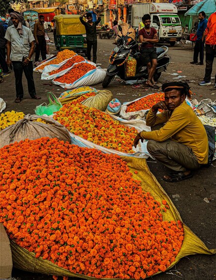 Picture 7 for Activity Jaipur: Private Tuk-Tuk Tour with Flower Market & Guide 2