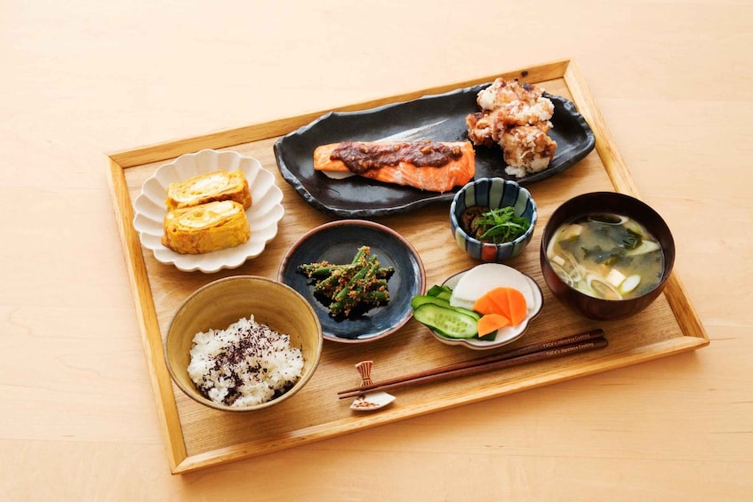 Tokyo: Japanese Home Cooking Class with Market Tour 1