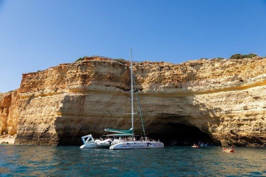 Portimao: Brunch and Benagil Caves with open bar 5
