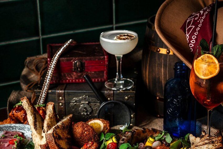 Legend of the Gastown Gold: Vancouver Mystery Dining Experience 3