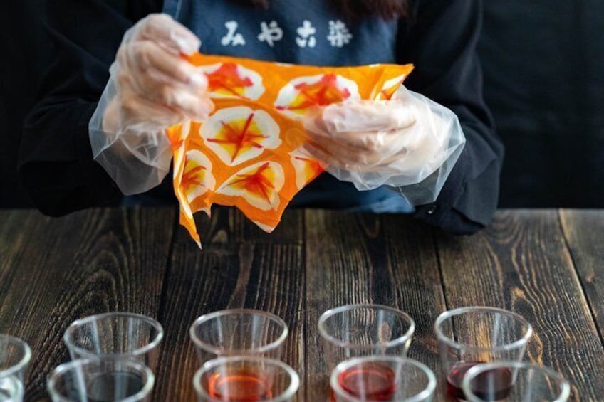 Nihonbashi Tokyo Furoshiki Dyeing Experience 2