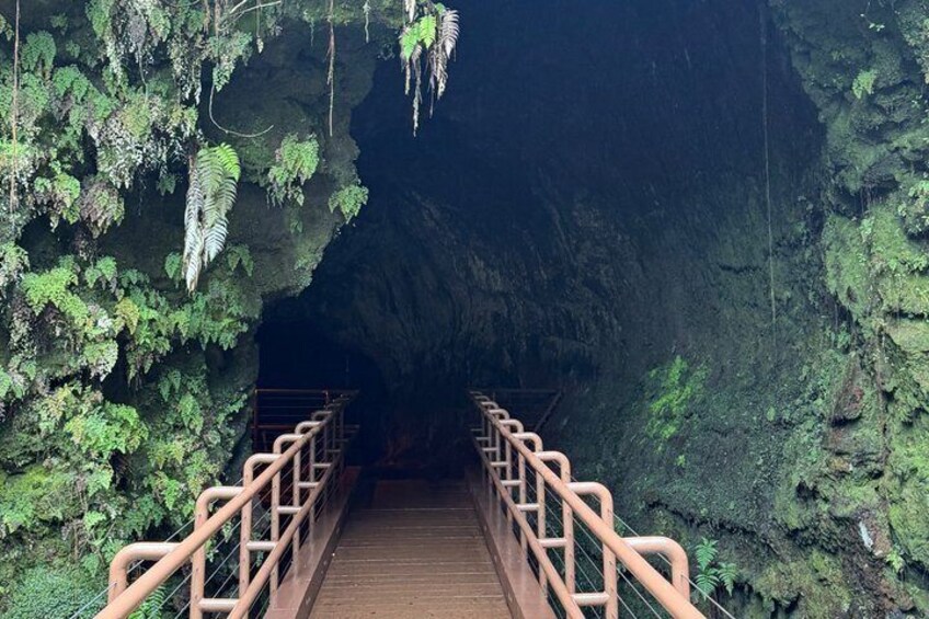 Big Island: Hawaii Volcanoes, Waterfalls and Hilo Adventure 3