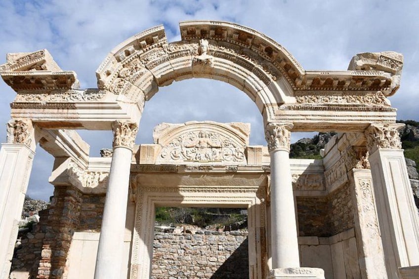 From Kusadasi Port: Easy Ephesus & Terrace House with Lunch 4